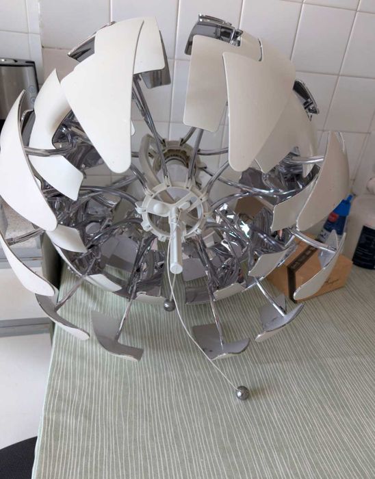 Candeeiro do teto, bola transformer.