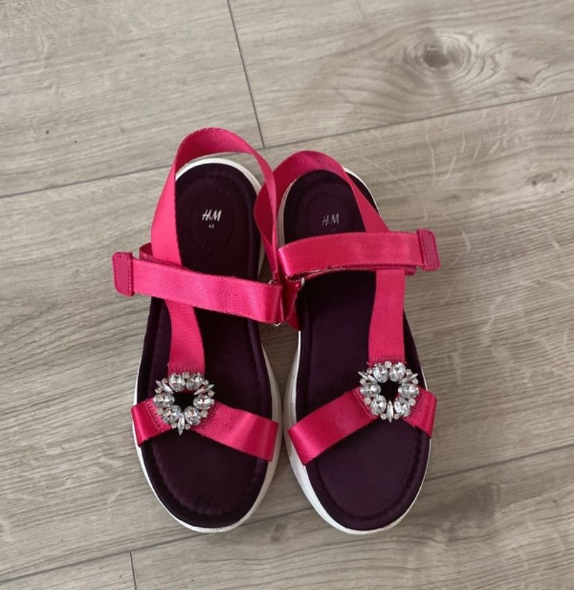 Sliczne rozowe sandalki sandaly HM