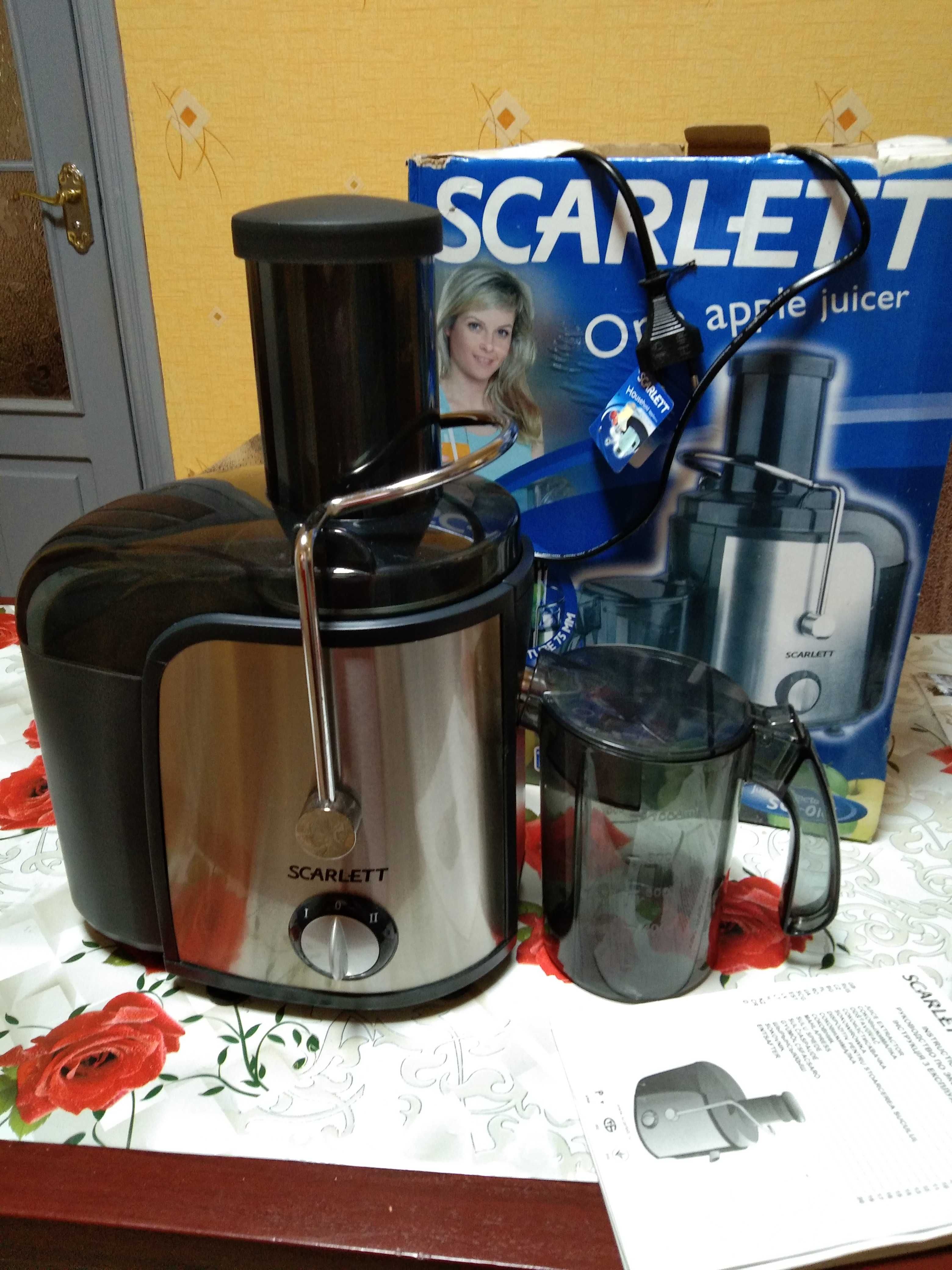 Соковижималка Scarlett SC-014, б/в 1 раз, гарний стан, все працює