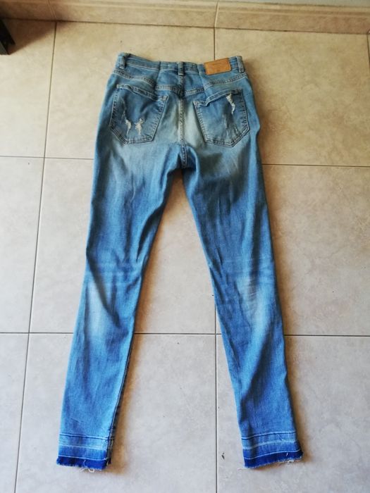 Calças de ganga rasgadas, Bershka, tamanho 36