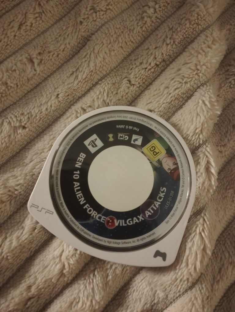 Pack PSP 3000 com carregador + estojo + jogos - excelente estado