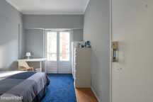 553625 - Quarto com cama de casal, com varanda...