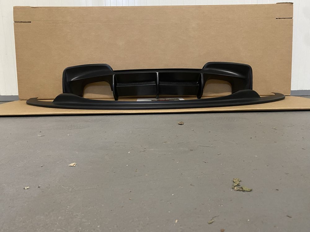 Lip spoiler frontal + difusor de escape BMW SÉRIE 1 E81 E82 E87 E88 1M