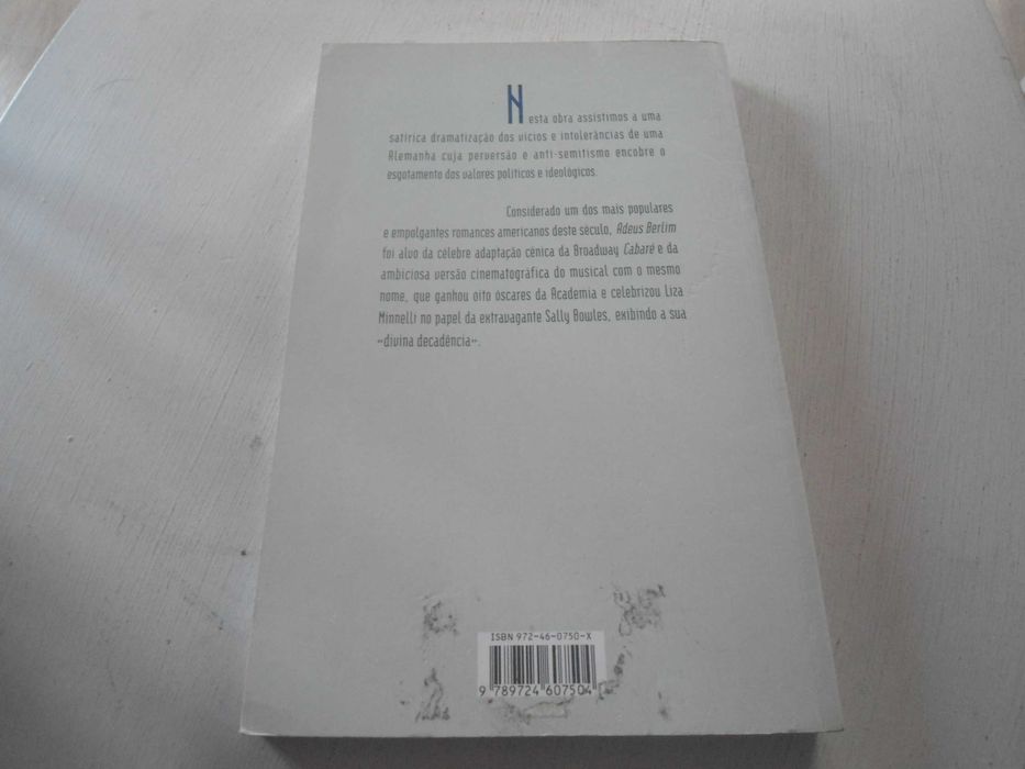 Cabaré Adeus Berlim por Christopher Iserwood