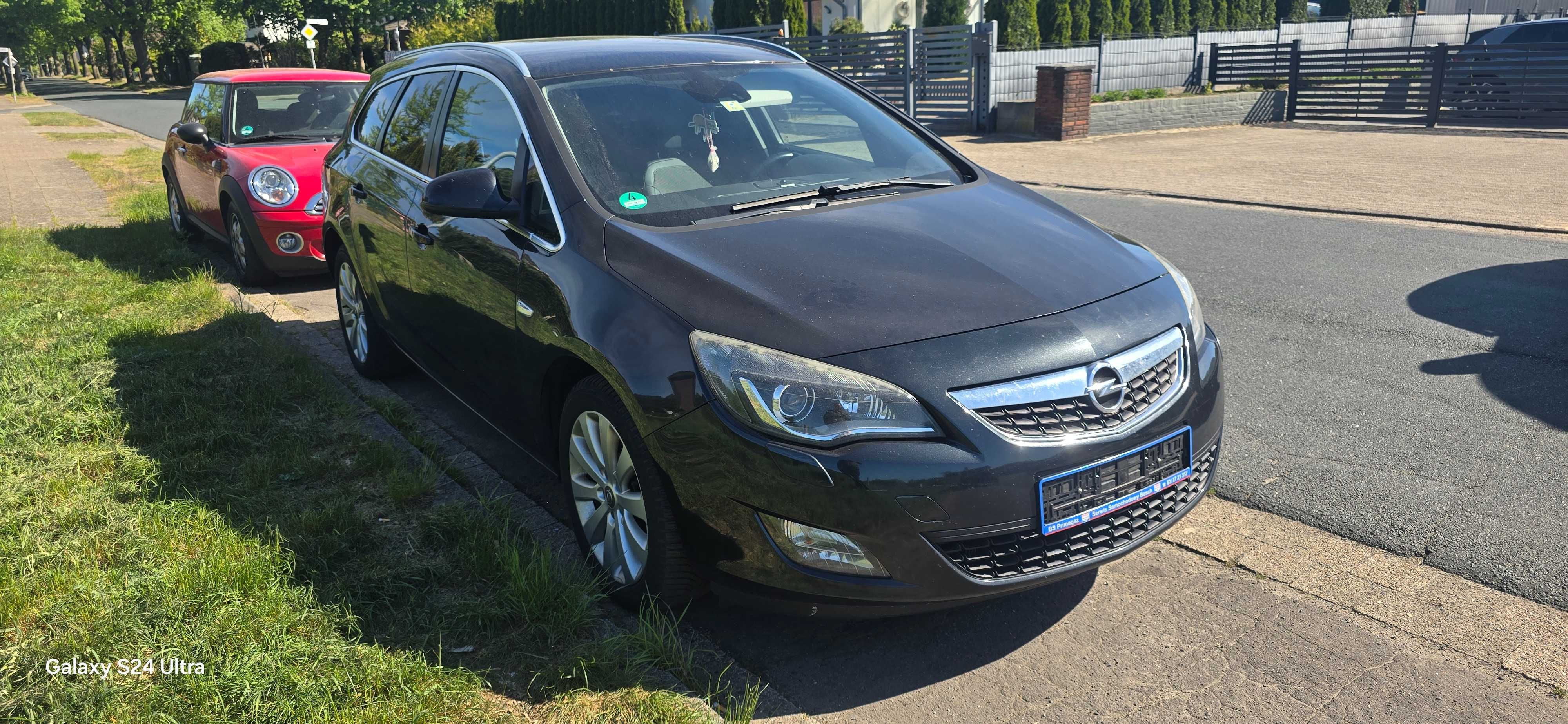 Opel astra j 2.0cdti 160km navi klima xenon alu  zadbana 2012