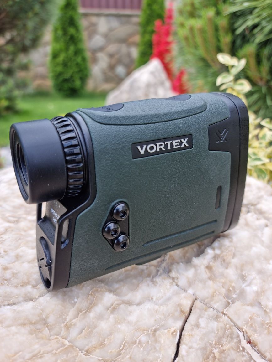 Лазерный дальномер
Vortex Viper HD 3000 дальність 2743м.