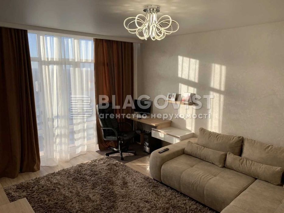 Продаж 2-к квартири 70м.кв. РЕМОНТ М.Лівобережна, Аболмасова, 4