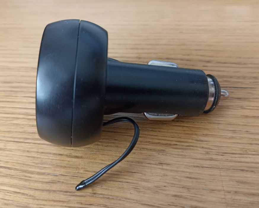 Woltomierz 12V 24V termometr wew. ładowarka USB gniazda zapalniczki