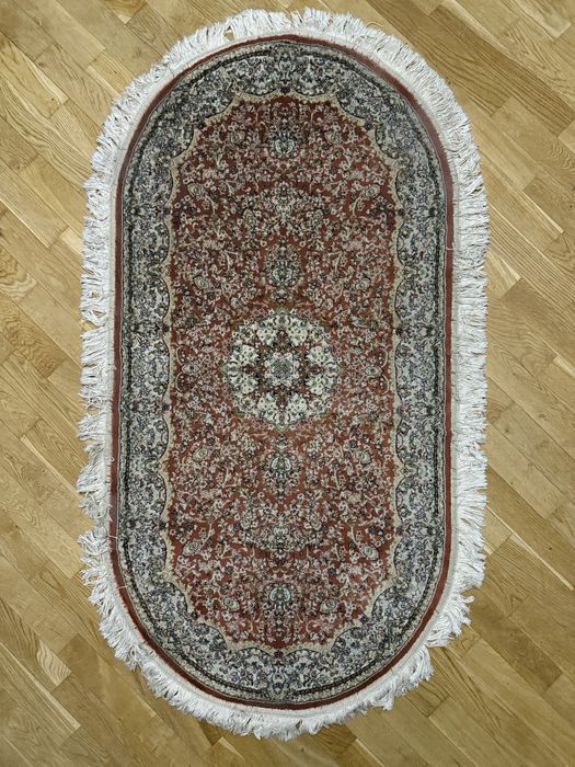 Продається килим 150 х 78 см