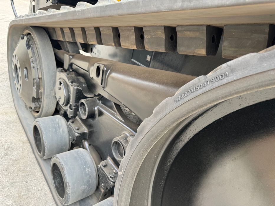 Продам трактор Challenger MT 765 B
