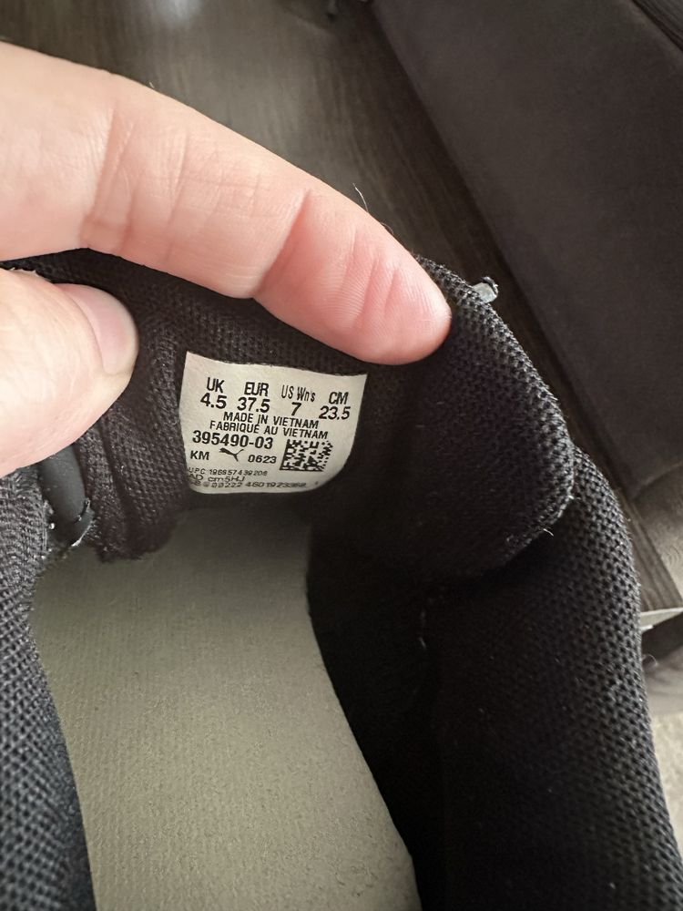 Оригінальні кросівки Puma, 37 р