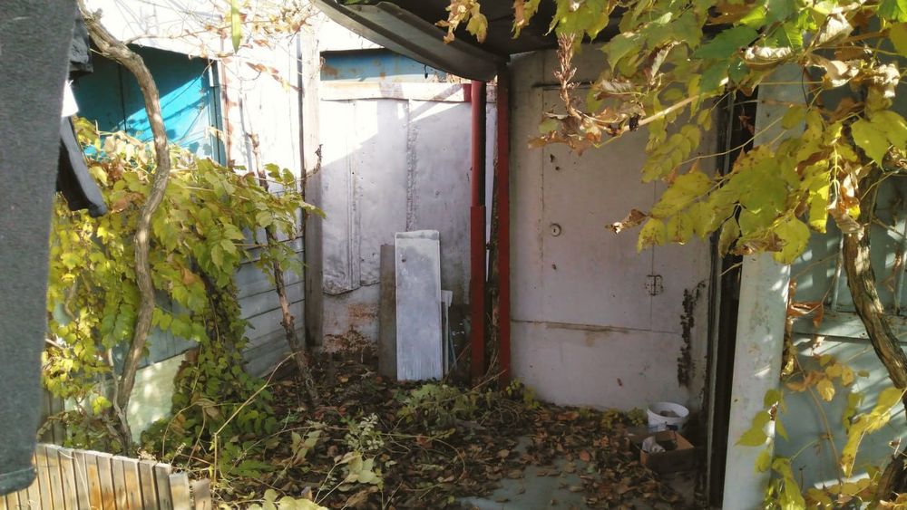 Продается 2 места на 5 Причале у самой воды.