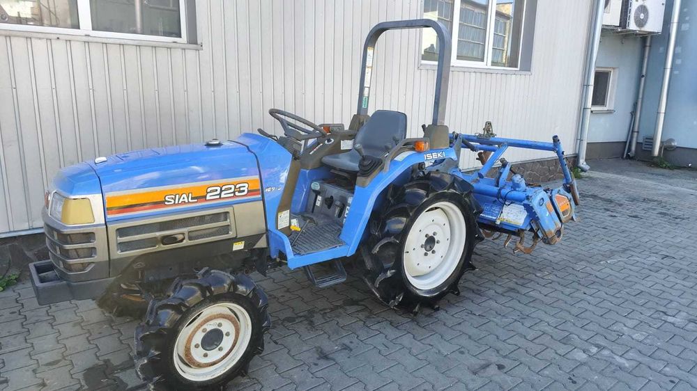 Japoński traktorek ISEKI SIAL 223 z glebogryzarką 4x4 22,5 KM