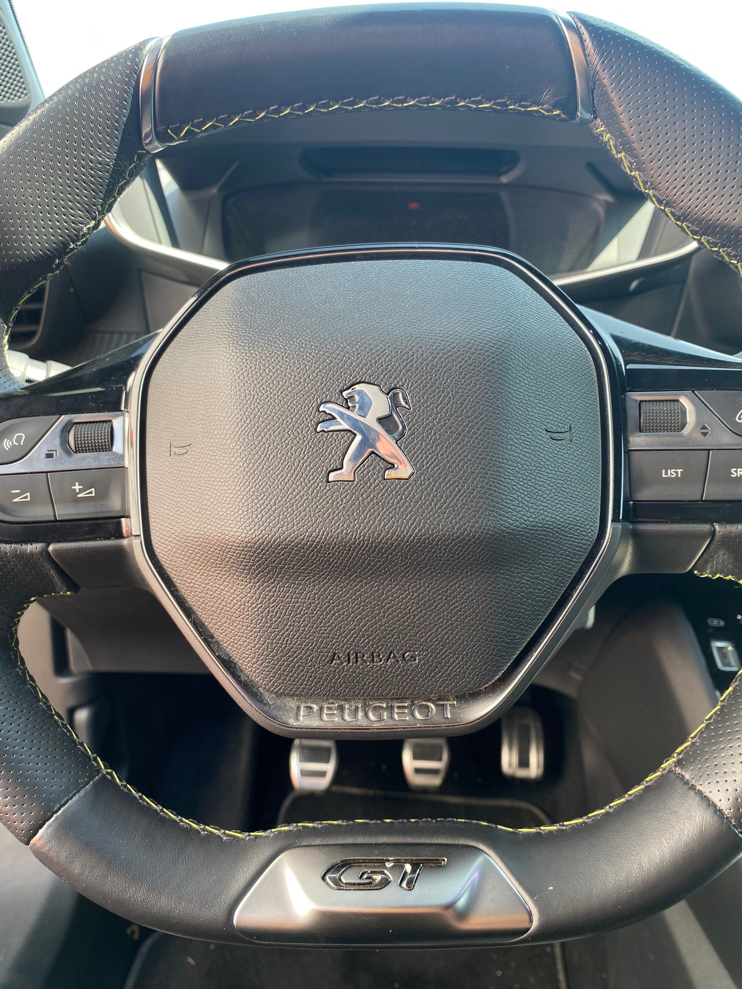 Peugeot 2008 GT 130cv - Oferta 4 rodas e pneu extra Michelin