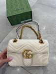 Torebka kremowa Gucci Marmont