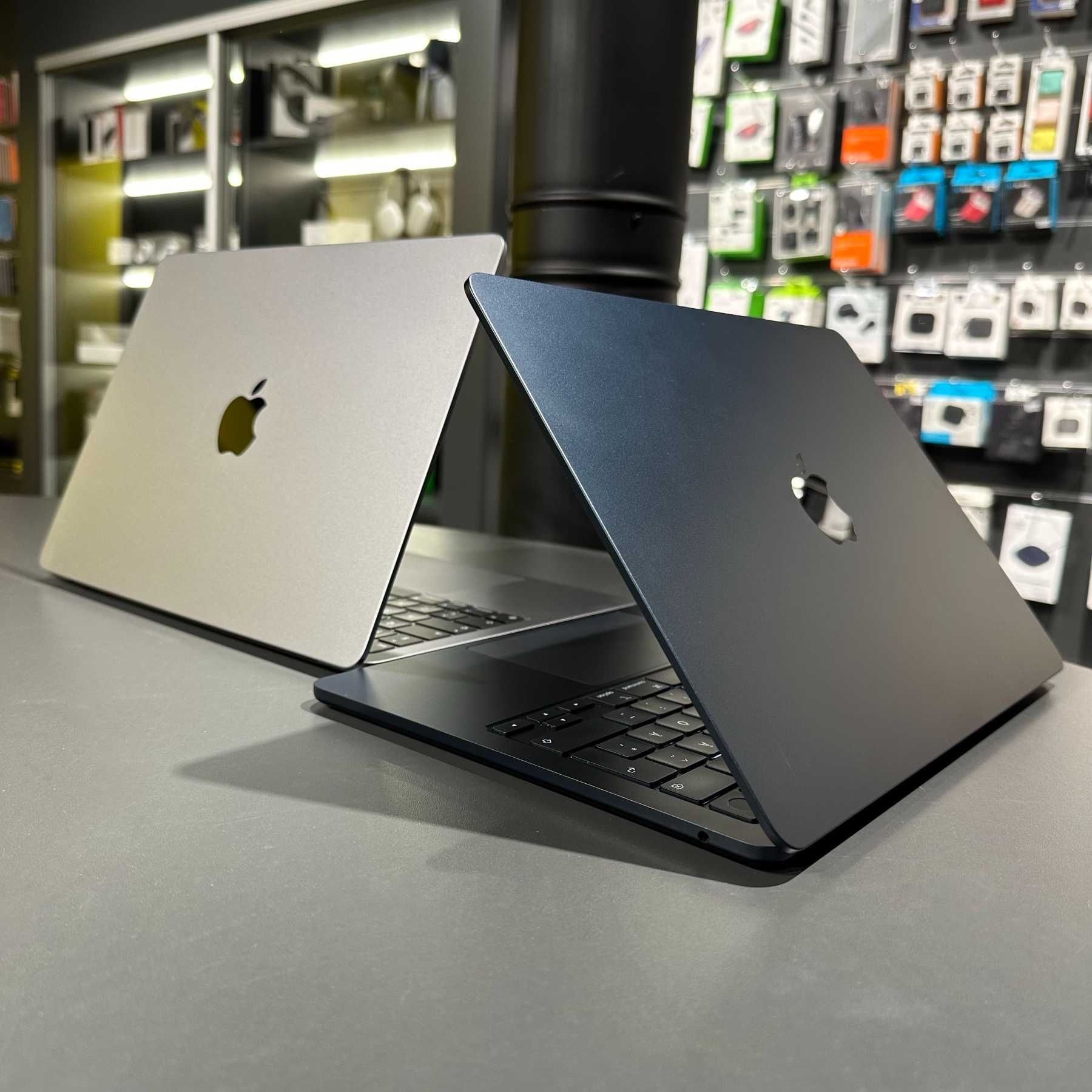 MacBook Air 13" 2022 M2 8GB RAM 256GB SSD В НАЯВНОСТІ!