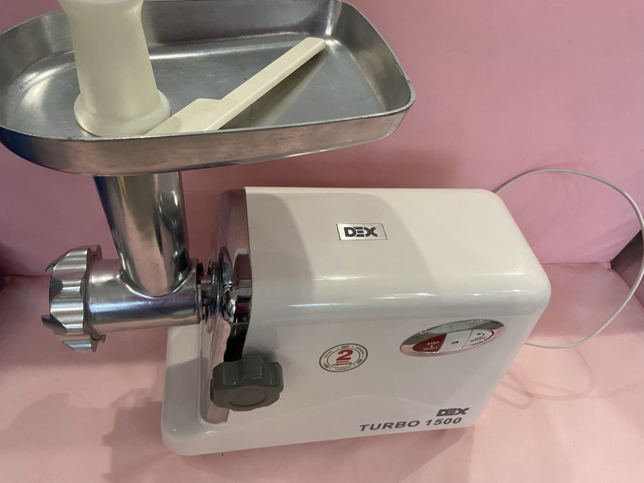 Електромясорубка