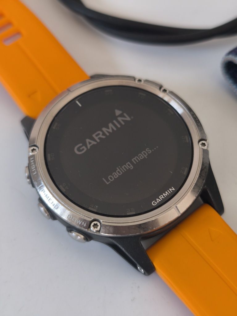 Garmin Fenix 5 plus safira