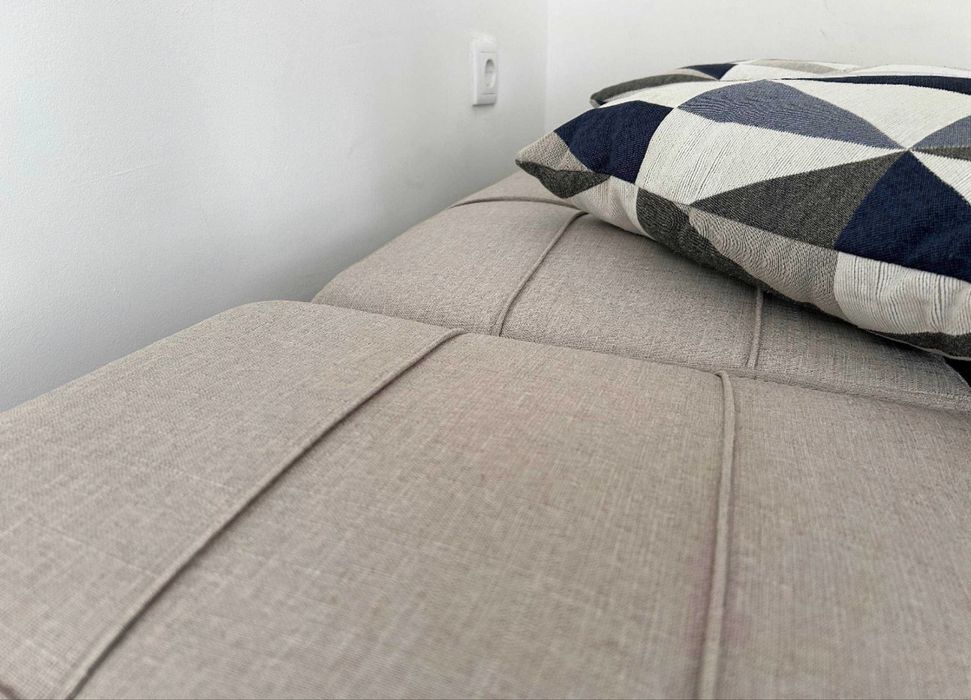 Sofá (pode ser transformado em cama)