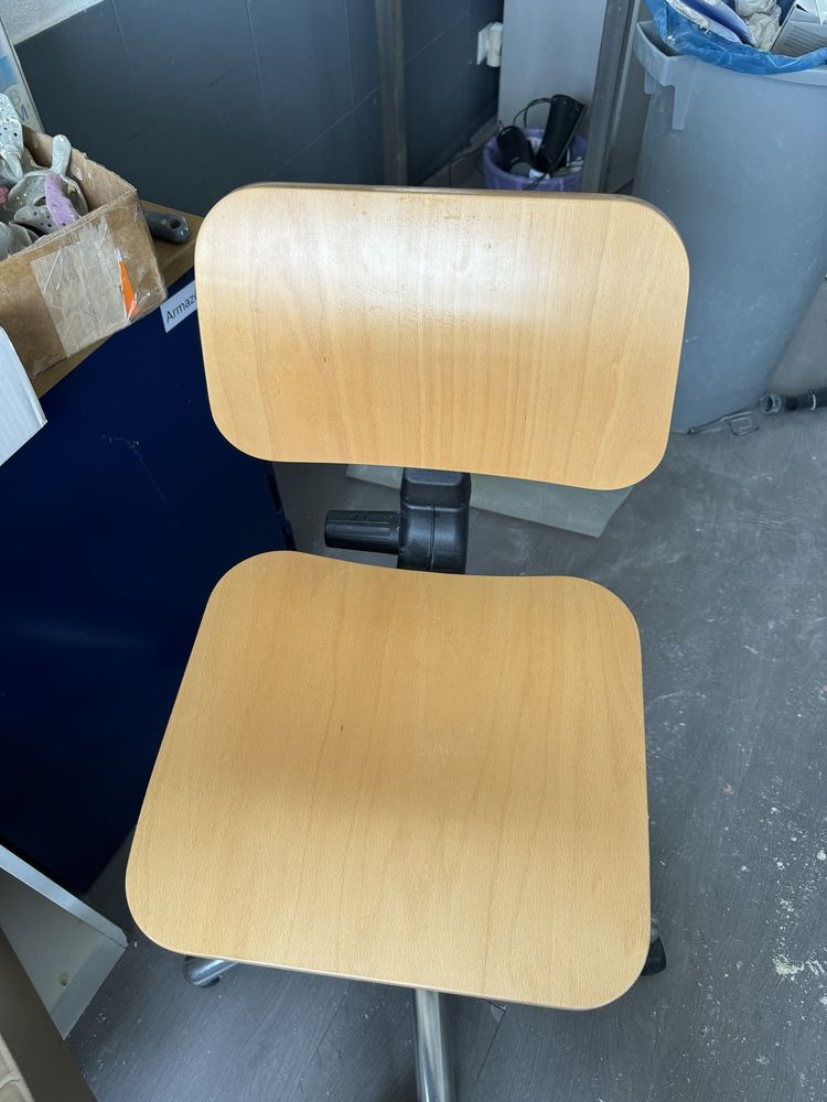 Mesa para protése dentaria com 2 postos de trabalho com 2 cadeiras