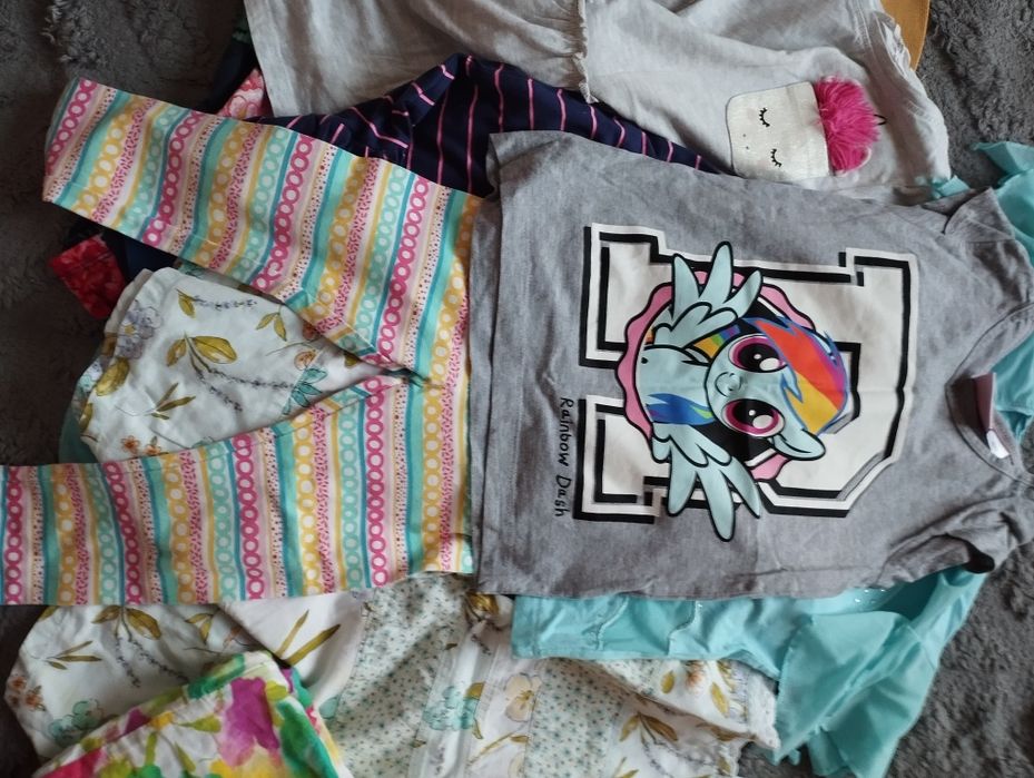 Пакет одягу на дівчинку