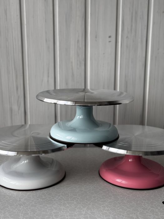 Поворотний столик для торта