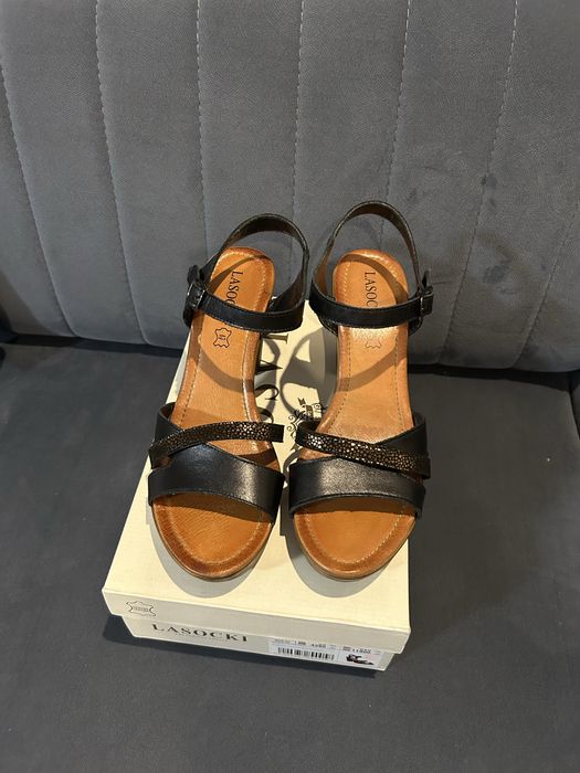 Sandały skórzane Lasocki rozm. 39
