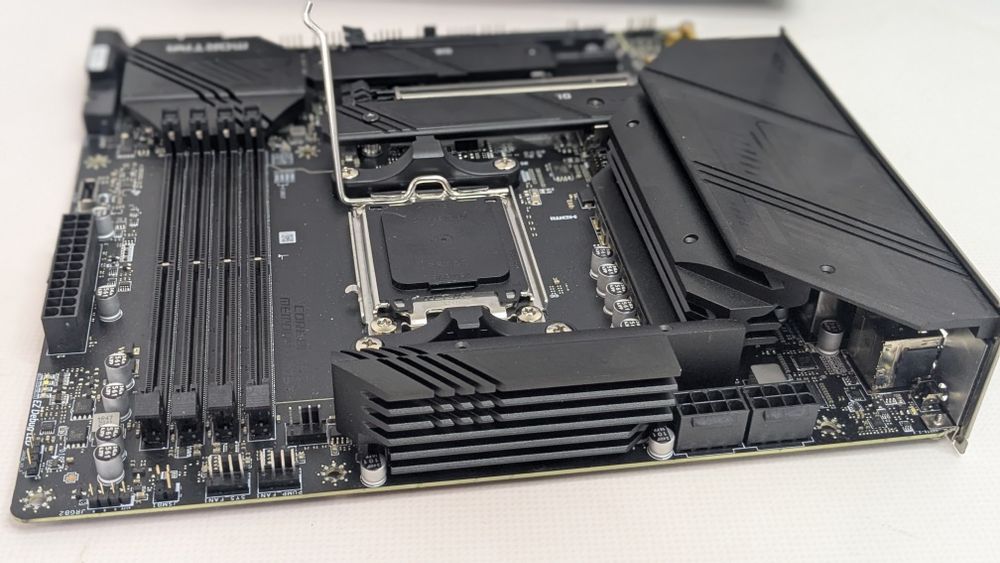Топова Материнська плата MSI MAG B650M MORTAR WIFI (sAM5) Гарантія!