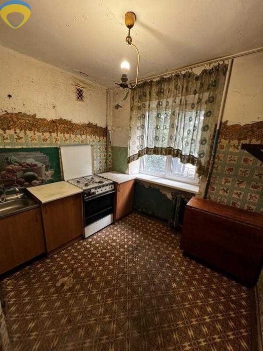 Продам 2-кімнатну квартиру біля парку на Черемушках!