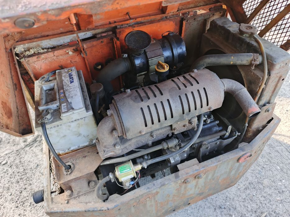 Minikoparka PEL-JOB EB 12 silnik YANMAR 3 cylindry