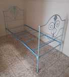 Cama de ferro antiga solteiro