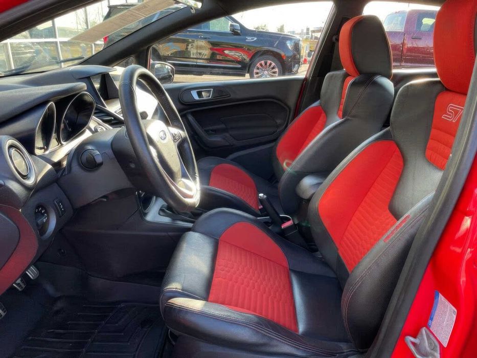 Ford Fiesta ST      2014