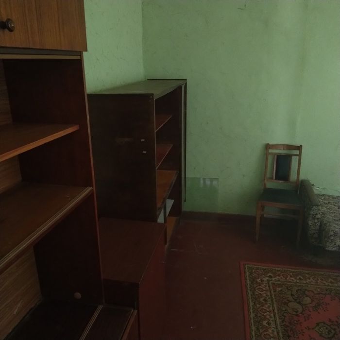 Сдам полдома на площади Восстания