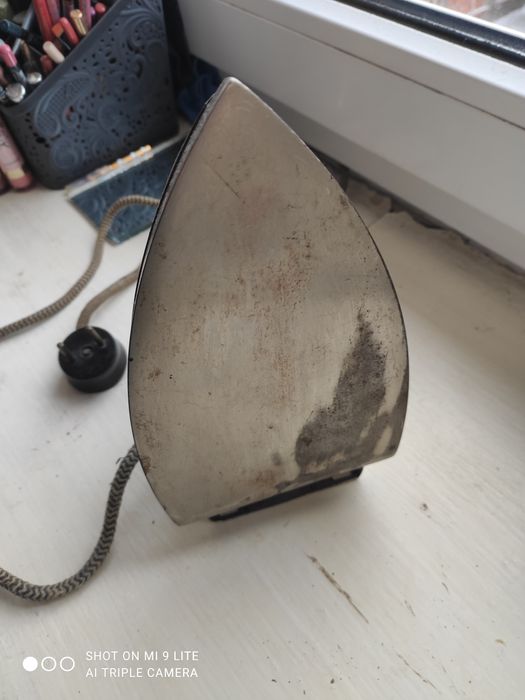 Продам  совдеповский утюг