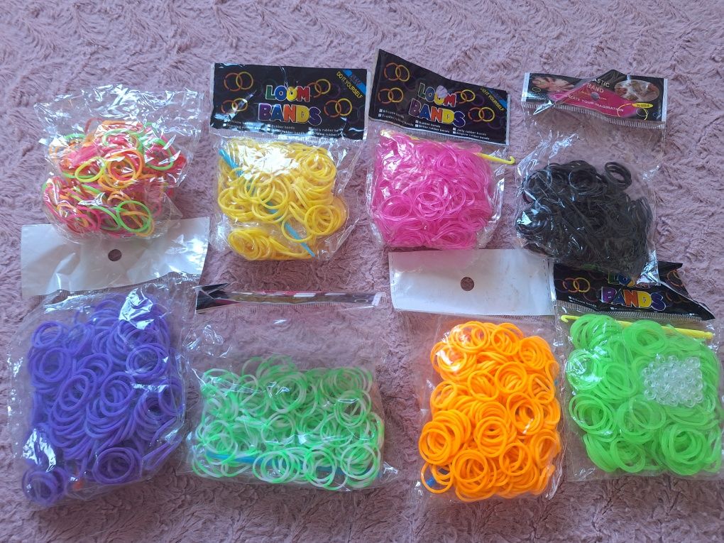 Gumki kolorowe i ksiazki z instrukcją loom bands