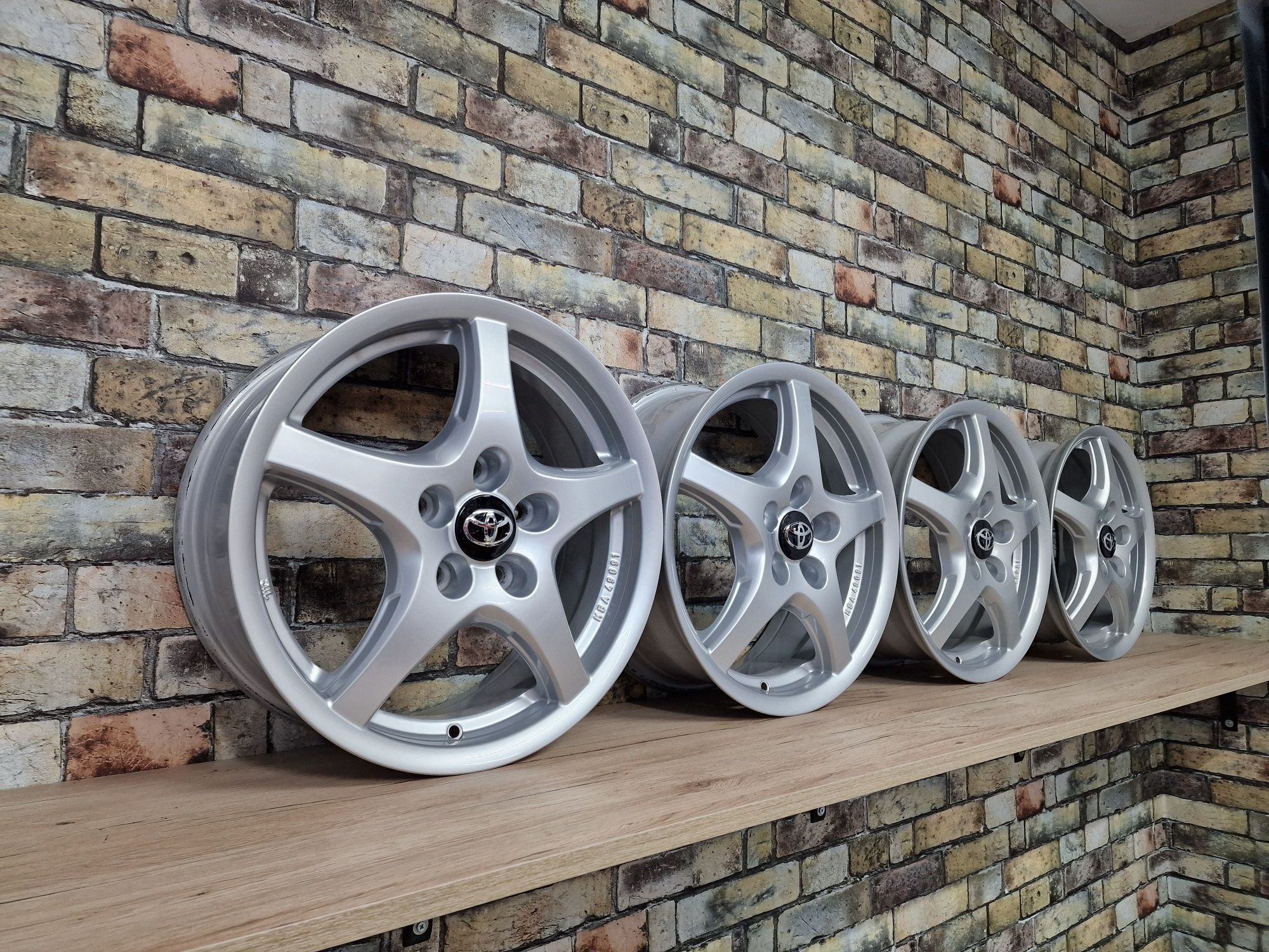 Felgi 16 5x114,3 TOYOTA Auris Avensis Corolla Rav4 Verso Picnic Previa