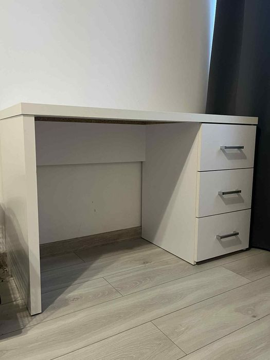 Biurko białe 120x51