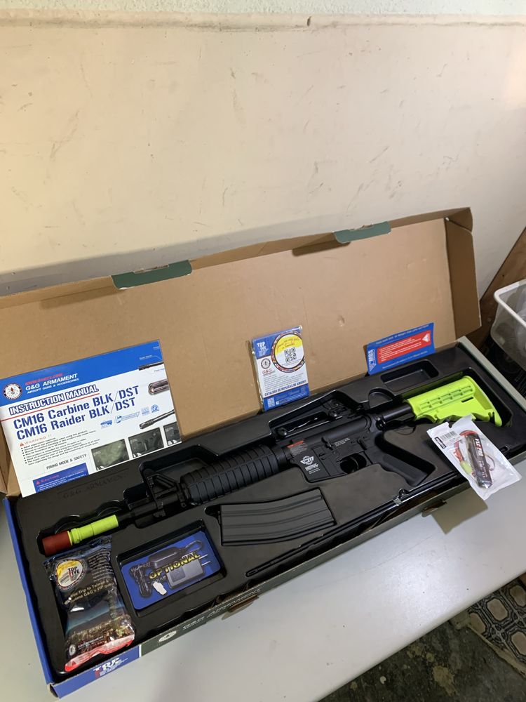 Arma/Réplica Airsoft AEG - CM16 /M4A1 G&G NOVA EM CAIXA + ACESSÓRIOS +
