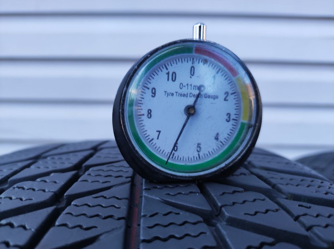 205.55.17 Dwie opony zimowe Bridgestone