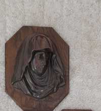 Płaskorzeźba twarz Maryji drewno