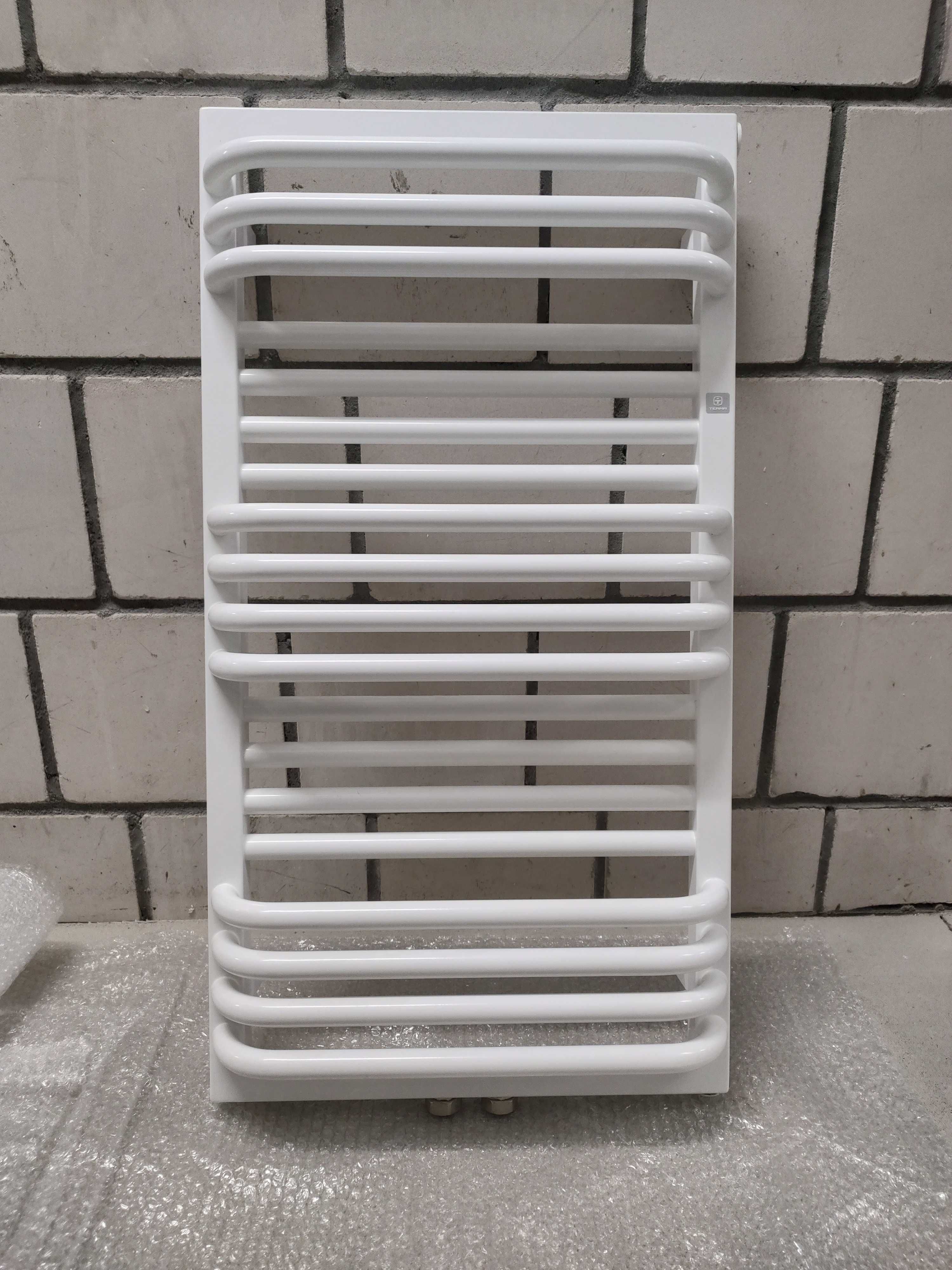 Grzejnik łazienkowy Temrma POC 2 840x450 RAL 9016