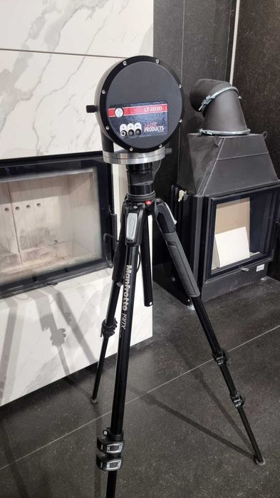 Laser pomiarowy LT-2D3D Laser Products Industries z tabletem i walizką