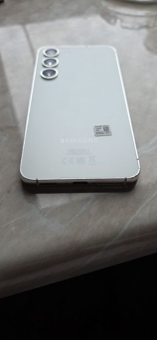 Samsung Galaxy S23 8/128GB S911B/DS Dual SIM 5G NFC Qi OIS 6,1" 120Hz