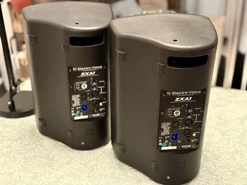 Colunas Amplificadas EV ZXA1