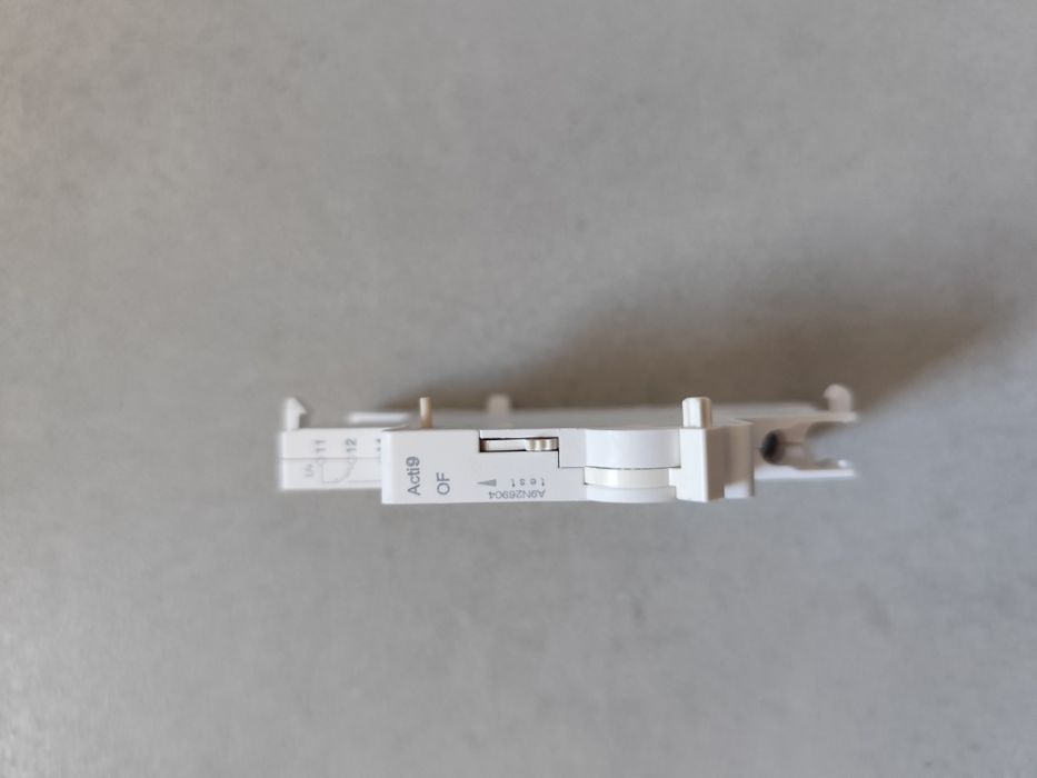 Schneider styk pomocniczy A9N26904 , acti 9