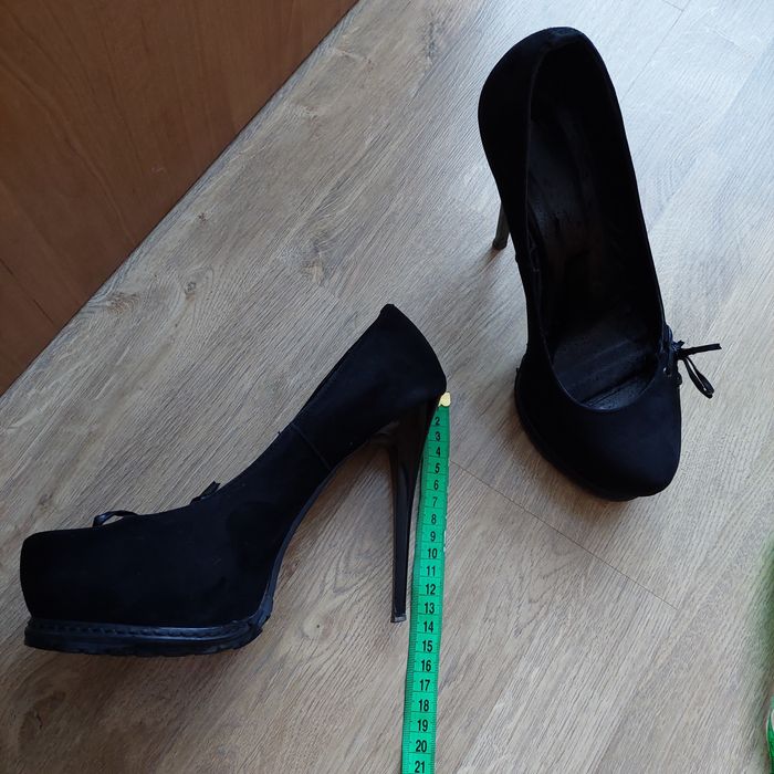 Туфлі замшеві 37 розмір