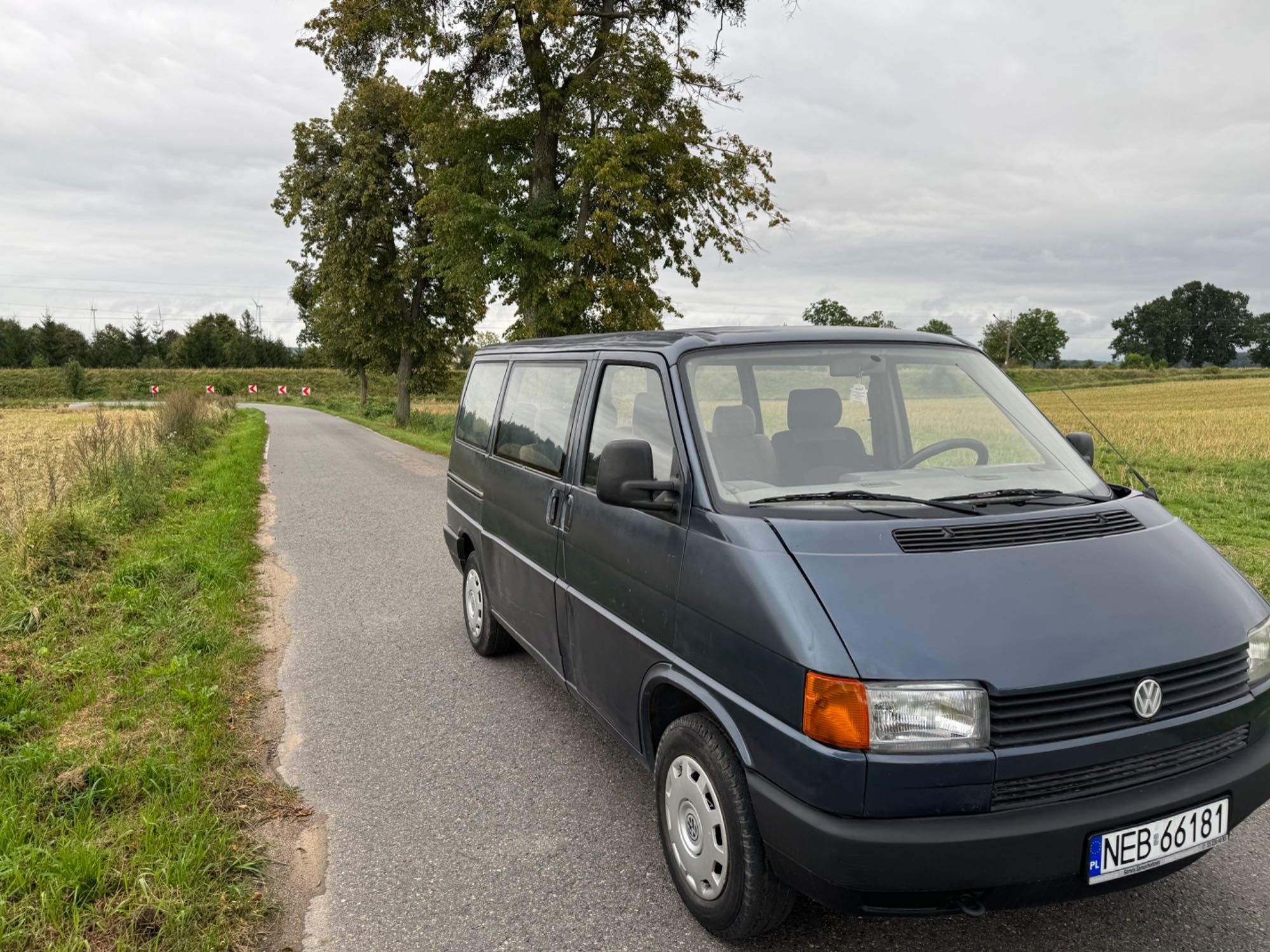 Sprzedam VW Transporter T4 8-osobowy