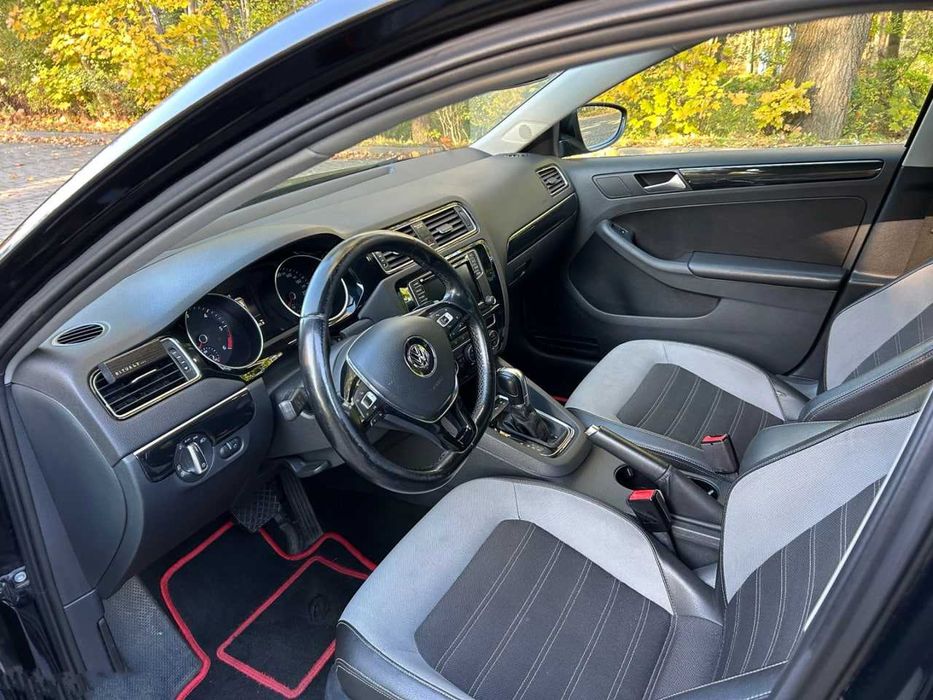VW Jetta 2.0 TDI Дизель Автомат