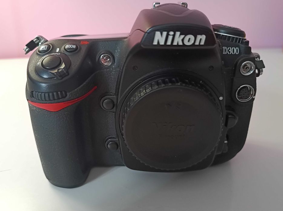 Aparat Nikon d 300 tylko 38k zdjęć