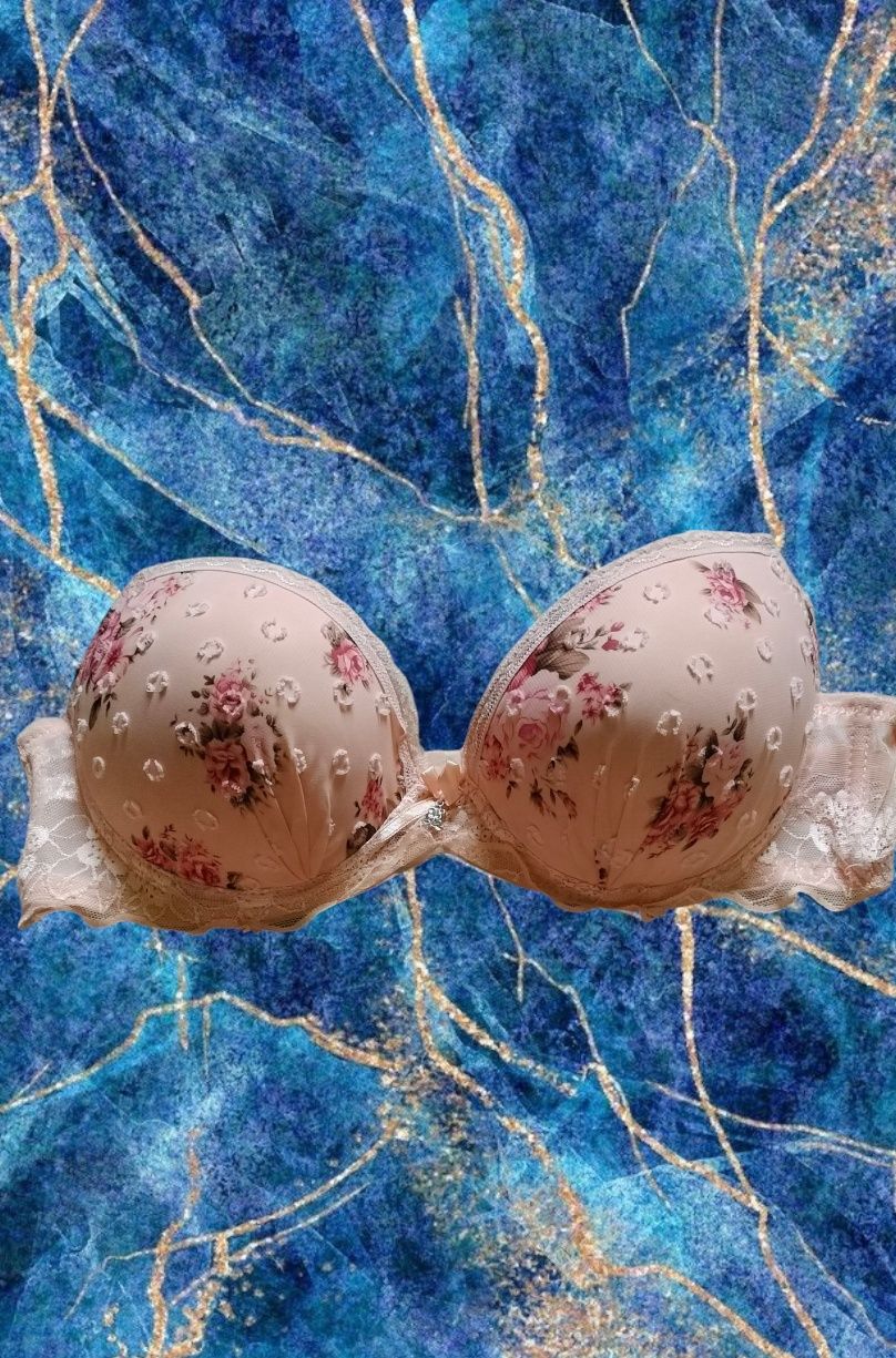Elegancki biustonosz push-up 75C – delikatny, kobiecy, zmysłowy!